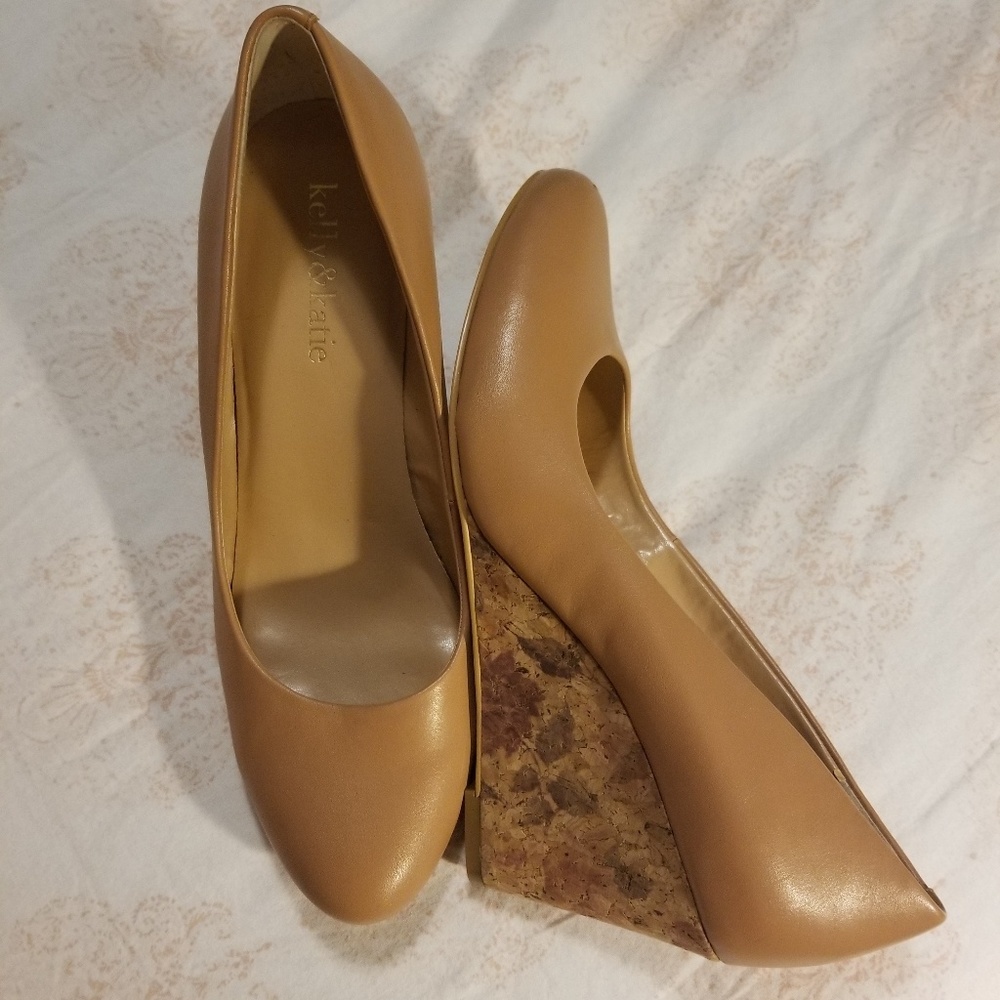 Nude pumps with floral wedge